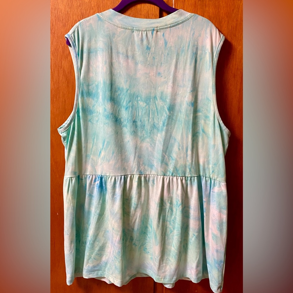 Mint Tie-Dye V-Neck Tank Top - Picture 6 of 7
